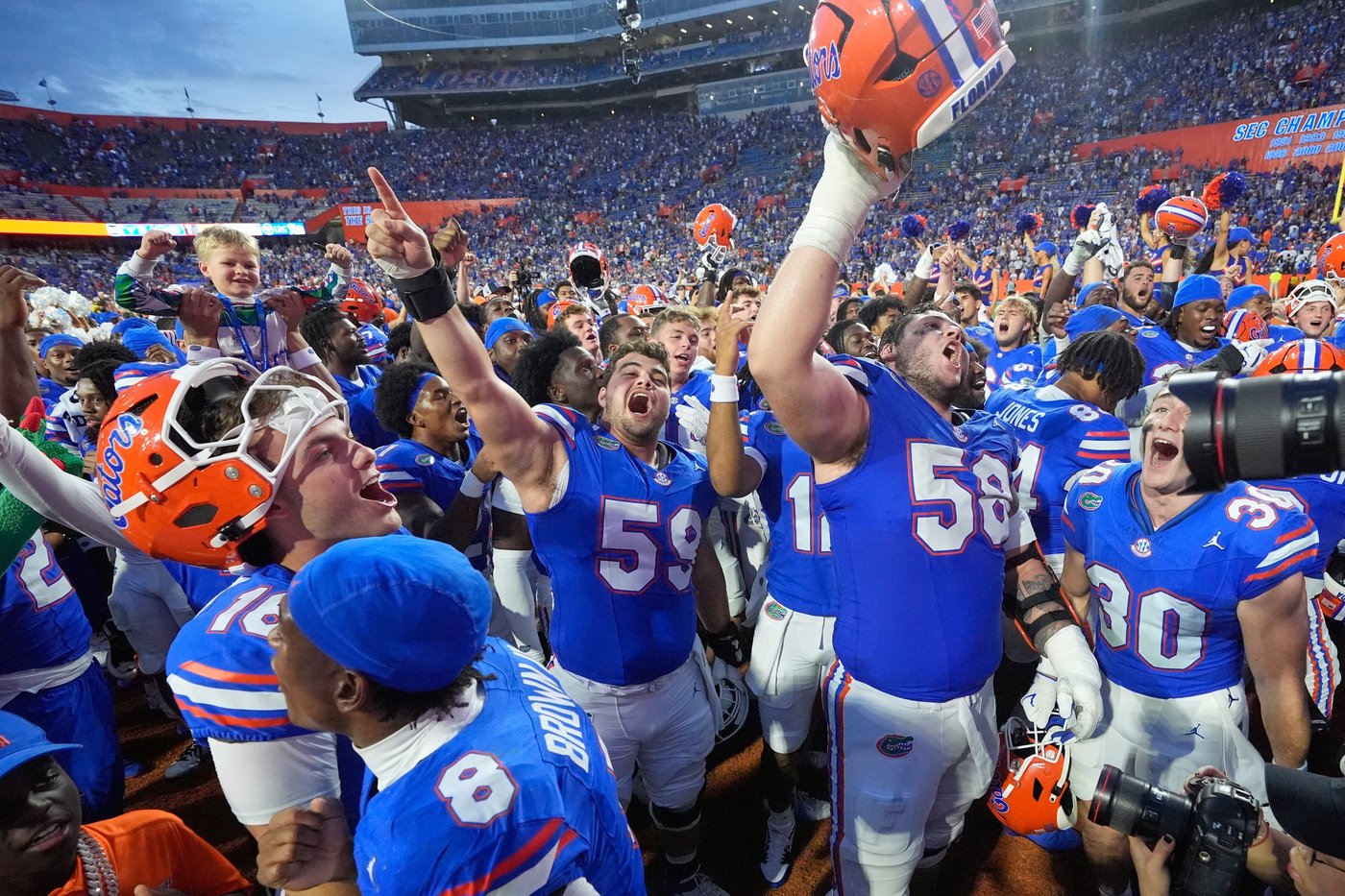 Lagway improves, Wilson shines in his debut and Florida upsets No. 9 Texas 29-21 in the Swamp | iNFOnews.ca