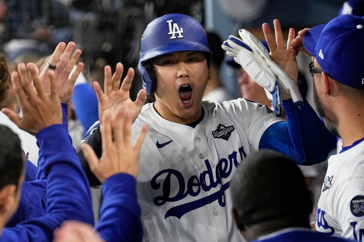 Another big Sho: Ohtani hits 2 homers, ties record with 4 extra-base hits in World Series Game 3 | iNFOnews.ca