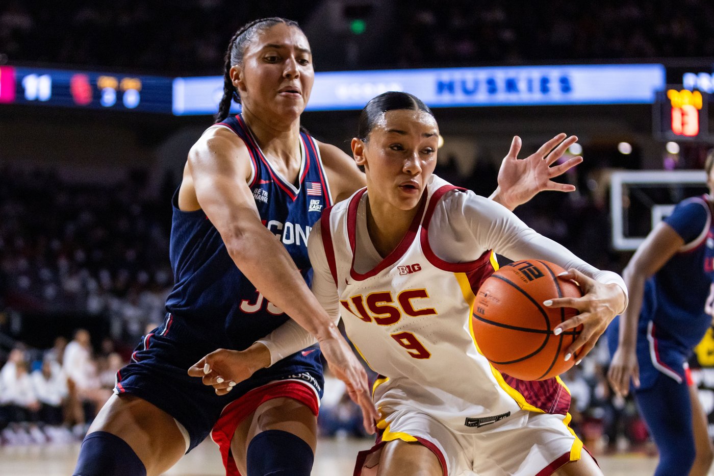 Azzi Fudd leads No. 1 UConn to win over 16th-ranked Southern California, ending Trojans' home streak | iNFOnews.ca Azzi Fudd leads No. 1 UConn to win over 16th-ranked Southern California, ending Trojans' home streak | iNFOnews.ca