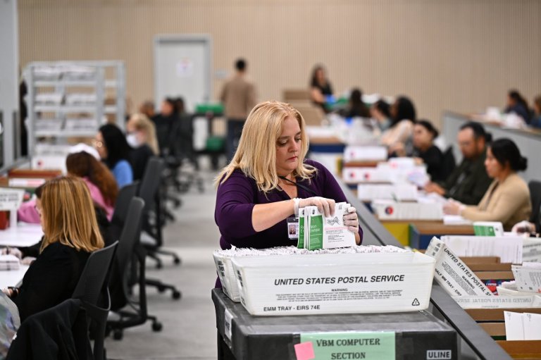 Democratic states file new lawsuit seeking to block Trump’s order limiting mail voting in midterms | iNFOnews.ca