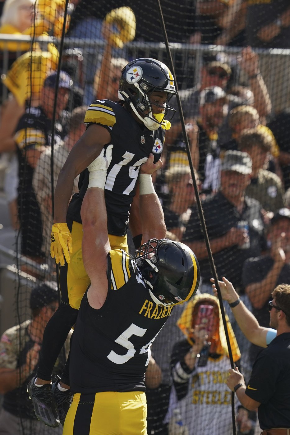 Justin Fields shines as the Steelers move to 3-0 with a 20-10 win over the Chargers | iNFOnews.ca Justin Fields shines as the Steelers move to 3-0 with a 20-10 win over the Chargers | iNFOnews.ca