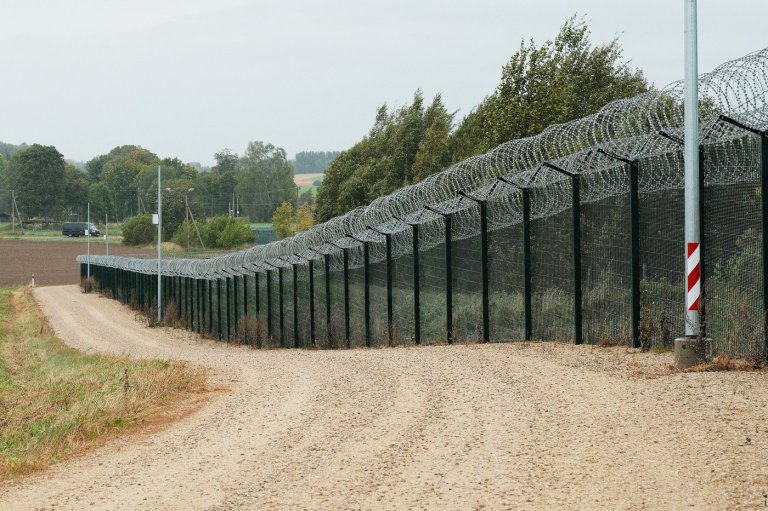 Estonia closes road through Russian territory due to presence of Russian troops | iNFOnews.ca