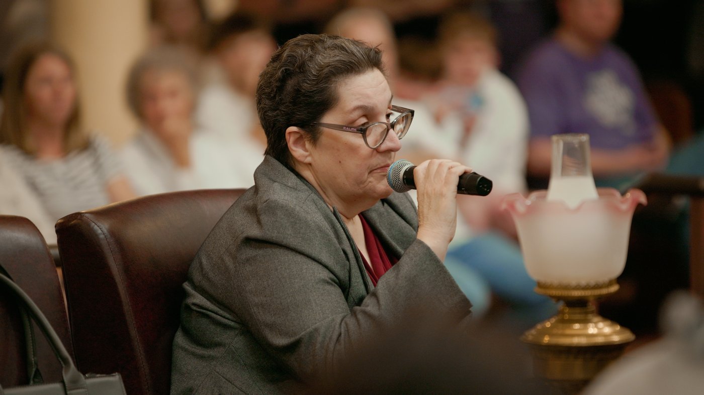 Tennessee librarian fired for refusing to move more than 100 books from children's to adult section | iNFOnews.ca