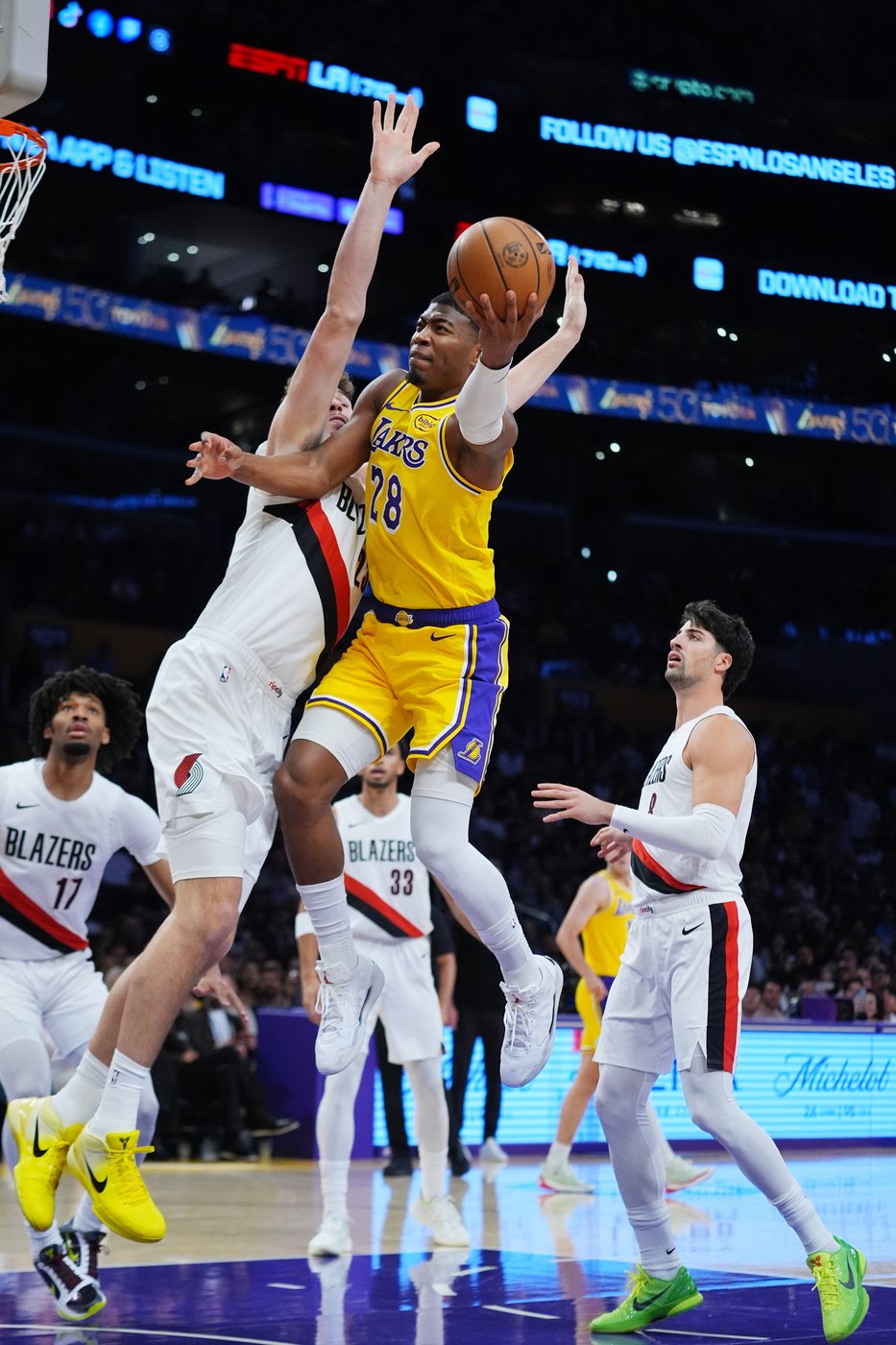Trail Blazers beat Lakers 122-108 despite Reaves' 41 points | iNFOnews.ca