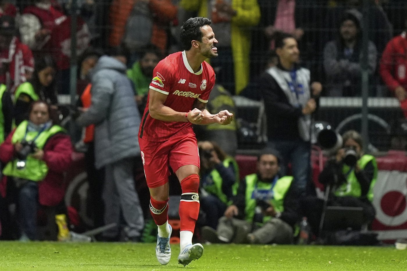 Toluca ends a 15-year title drought in Mexico with a 2-0 win over Club America | iNFOnews.ca