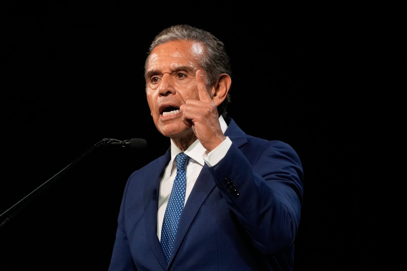 A messy California governor's race raises Democratic fears of potential loss | iNFOnews.ca