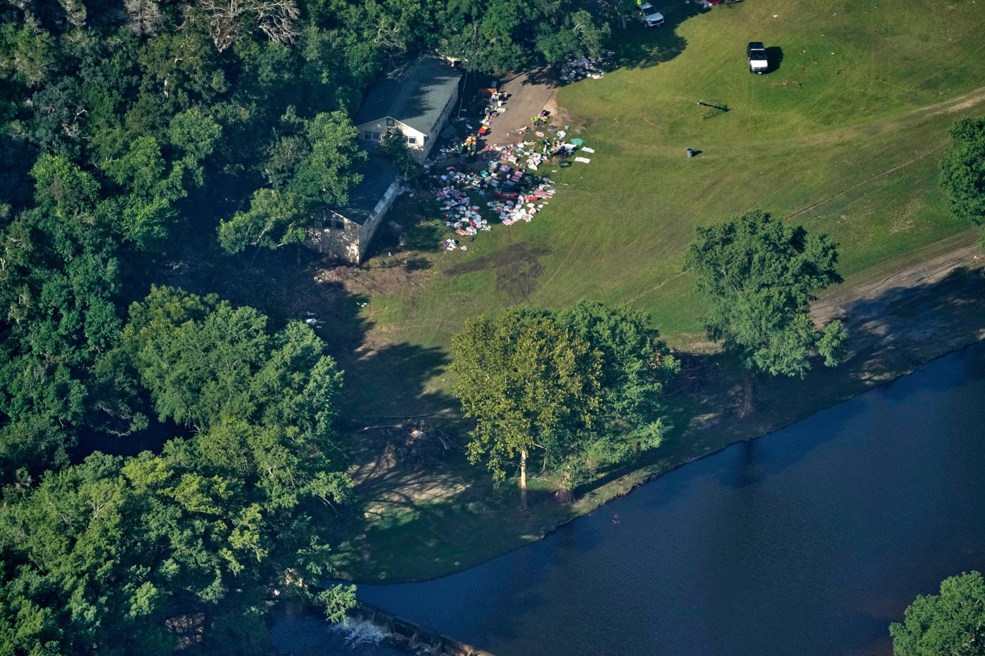 Families accuse Camp Mystic of ignoring risks in Texas lawsuit over flood deaths | iNFOnews.ca
