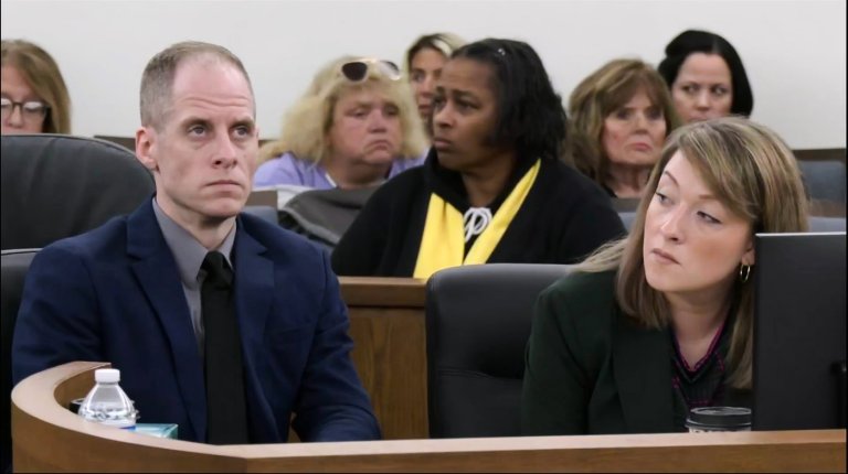 Case goes to jury in trial of former 'American Idol' singer charged in wife's killing | iNFOnews.ca