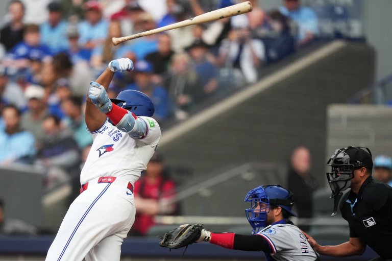 Guerrero Jr., Blue Jays continue to struggle with sweep at hands of Rangers | iNFOnews.ca