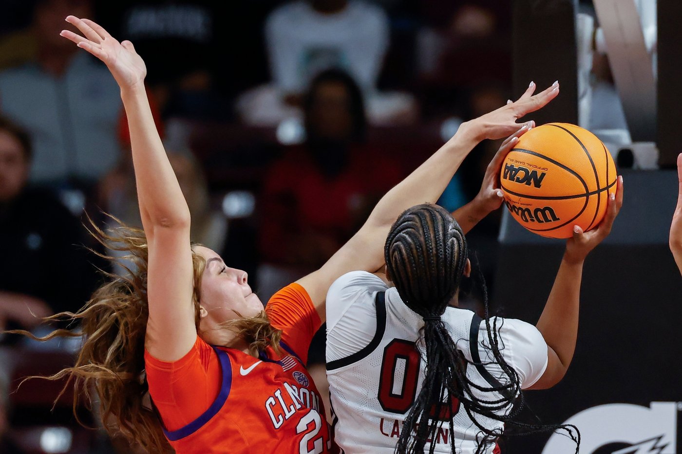 No. 2 South Carolina beats rival Clemson 65-37 | iNFOnews.ca No. 2 South Carolina beats rival Clemson 65-37 | iNFOnews.ca