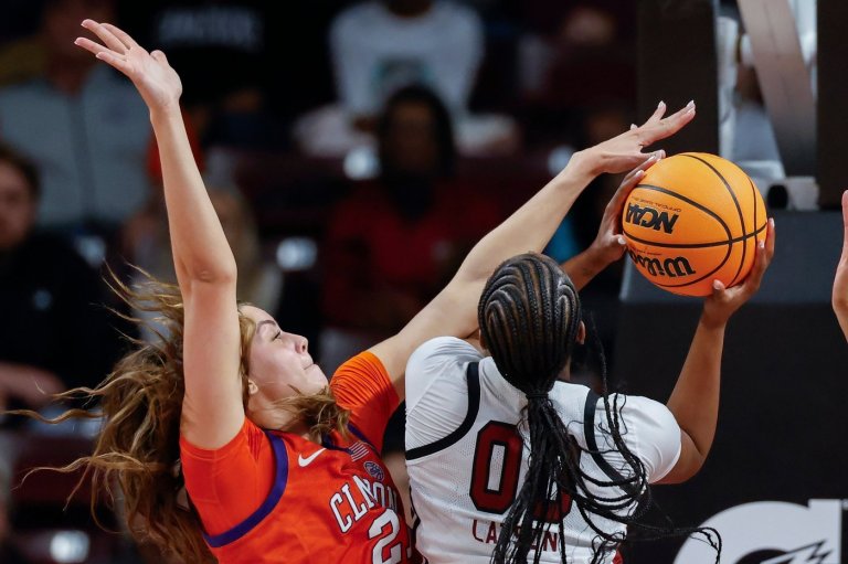 No. 2 South Carolina beats rival Clemson 65-37 | iNFOnews.ca