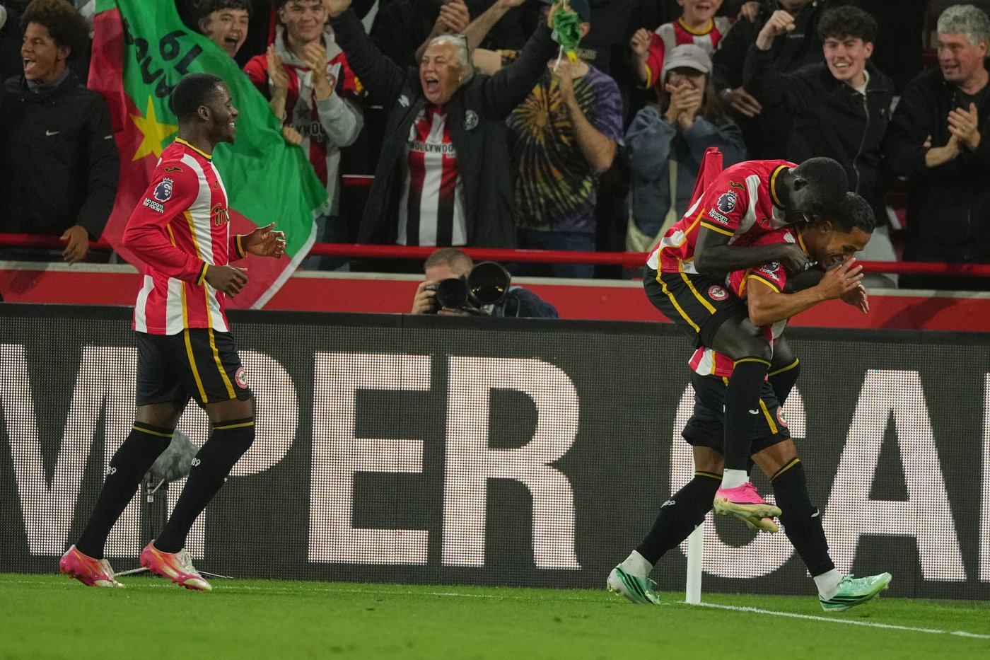 Brentford climbs to third in Premier League after sweeping Chelsea aside 3-0 | iNFOnews.ca