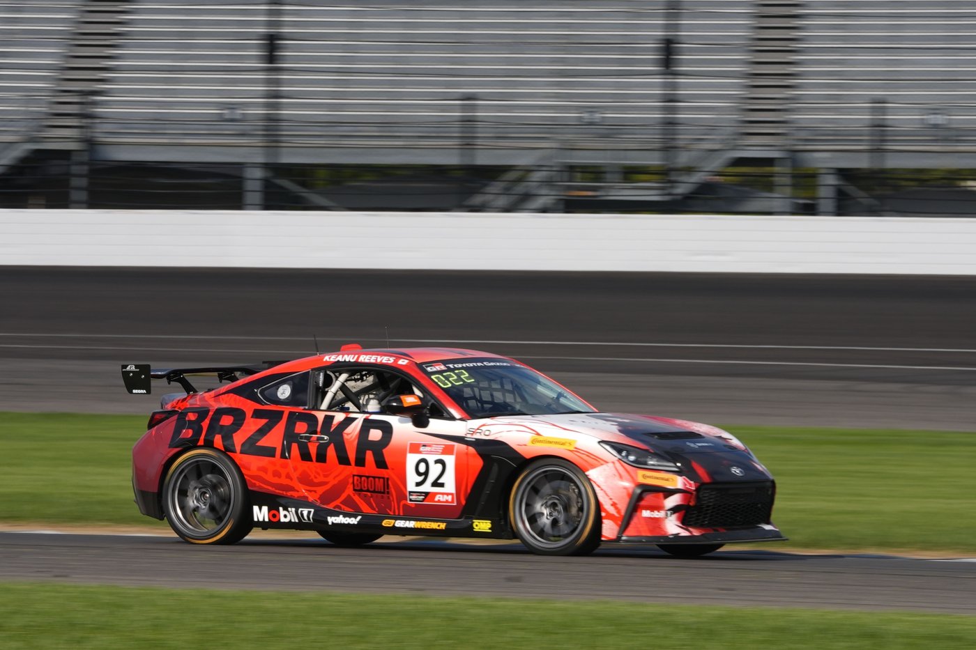 Keanu Reeves spins out at Indianapolis Motor Speedway in pro auto racing debut | iNFOnews.ca