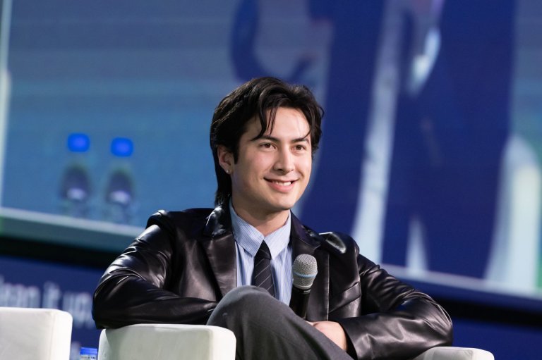 Libraries are offering unlimited 'Heated Rivalry' audiobook downloads. Here's how it works | iNFOnews.ca