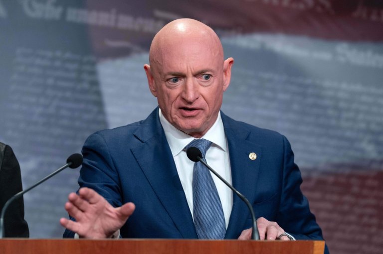 Judge temporarily blocks Pentagon from punishing Sen. Mark Kelly for call to resist unlawful orders | iNFOnews.ca
