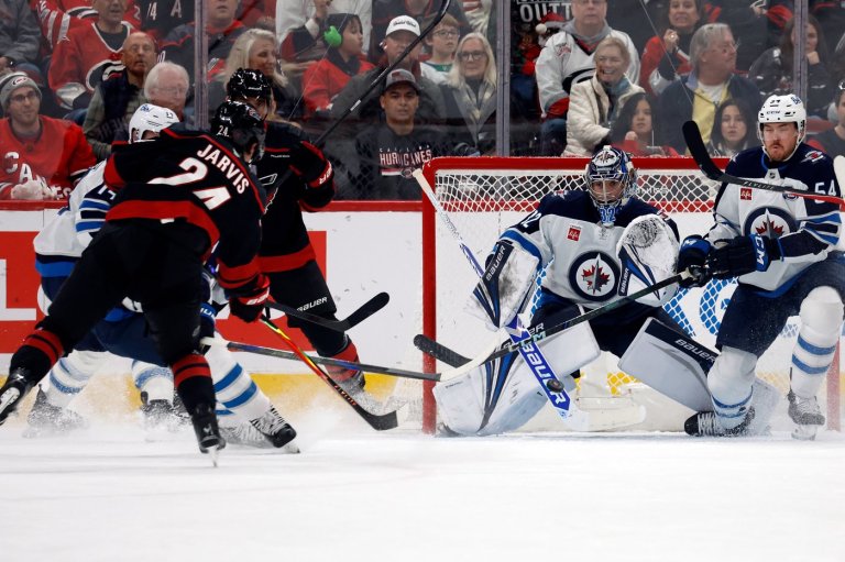 Jarvis scores a hat trick as Hurricanes pull away in third period to beat Jets 5-1 | iNFOnews.ca