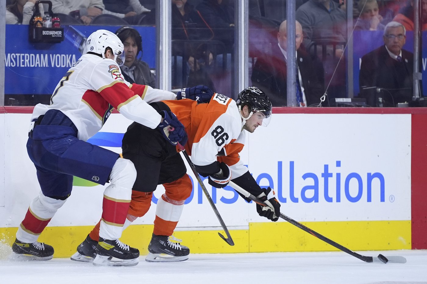 Panthers waste early 3-goal lead, rally with 3 goals in final minutes to top Flyers 7-5 | iNFOnews.ca Panthers waste early 3-goal lead, rally with 3 goals in final minutes to top Flyers 7-5 | iNFOnews.ca
