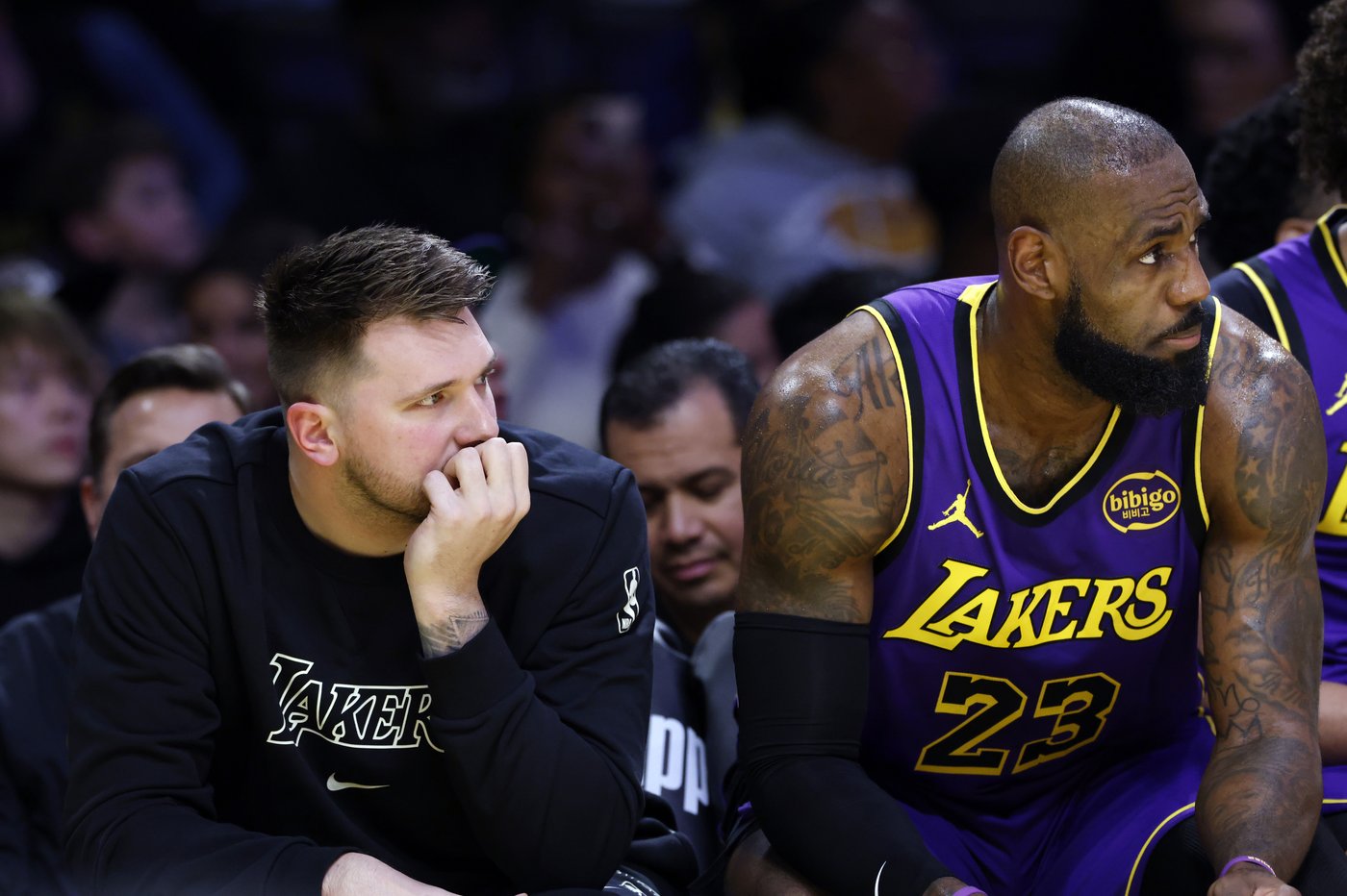 Warriors' Kerr, Lakers' Redick host basketball team from Pacific Palisades high school hurt by fire | iNFOnews.ca