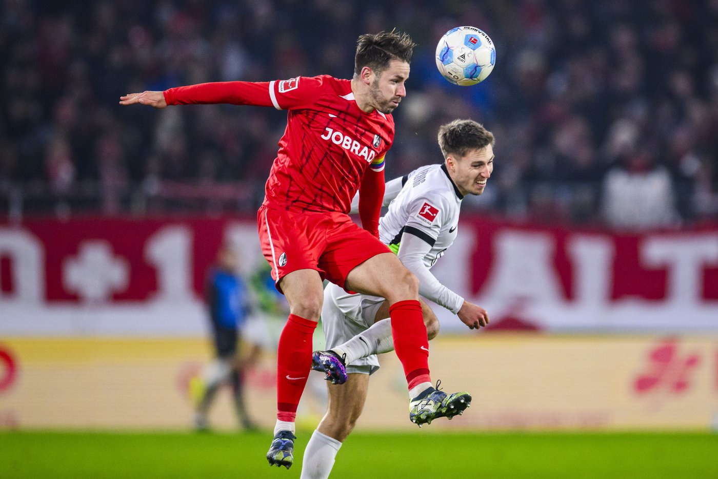 Freiburg survives late onslaught to beat Wolfsburg in Bundesliga thriller | iNFOnews.ca