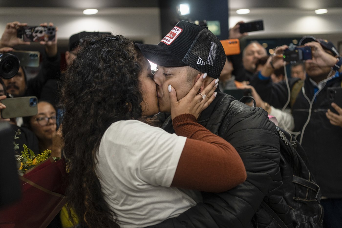 Mexican sailor returns home to festivities after 14 months in Houthi rebel captivity | iNFOnews.ca
