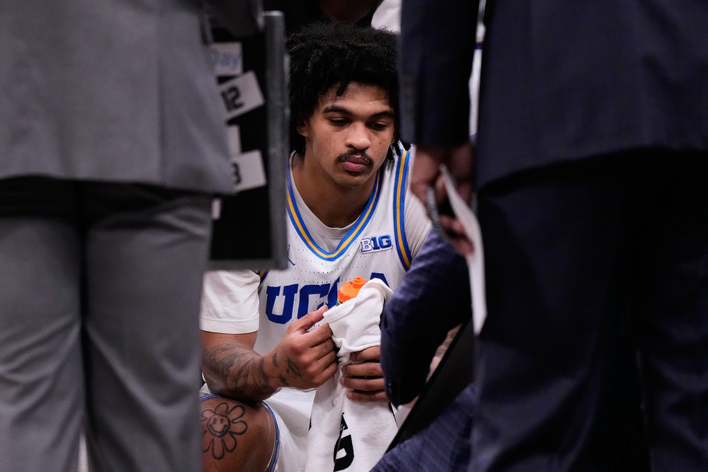 UCLA's Skyy Clark is ready to sink his teeth into March Madness with new crown after dental surgery | iNFOnews.ca UCLA's Skyy Clark is ready to sink his teeth into March Madness with new crown after dental surgery | iNFOnews.ca