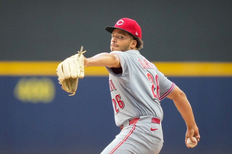 Chase Burns agrees to $105 million, 7-year deal with Reds for 2027-33, AP sources say | iNFOnews.ca