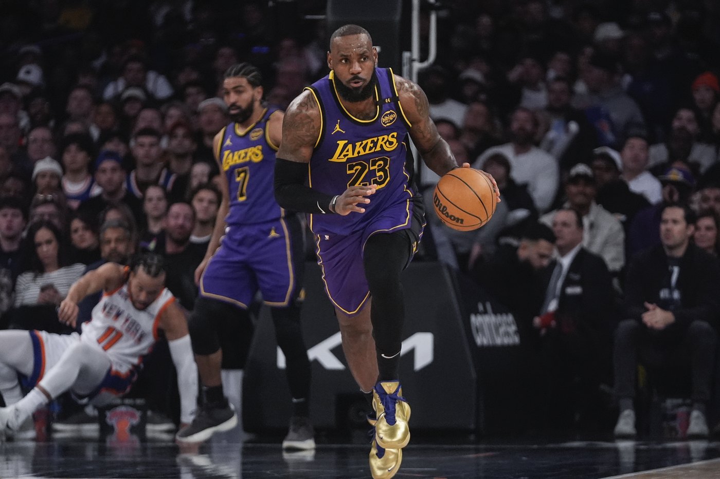 A 2,500th 3-pointer, a triple-double, Bronny's basket give LeBron James another memorable MSG game | iNFOnews.ca