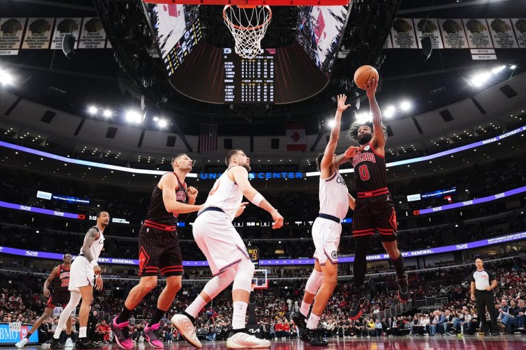 White scores 27 and Bulls match a franchise record with 25 3-pointers in 138-110 win over Clippers | iNFOnews.ca