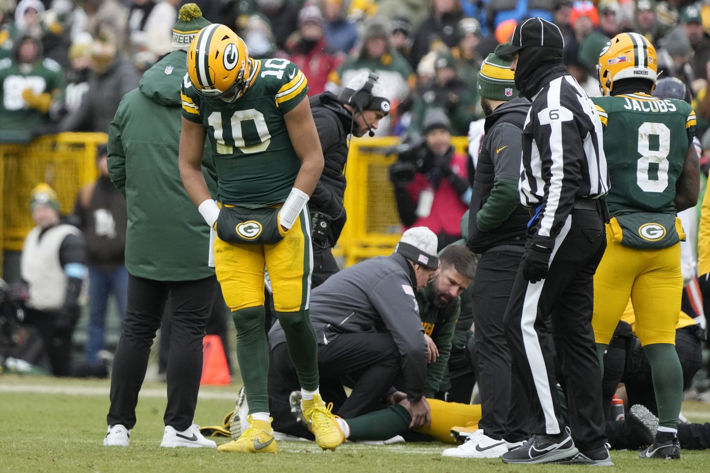 Love and Watson leave Packers' loss to Bears with injuries | iNFOnews.ca