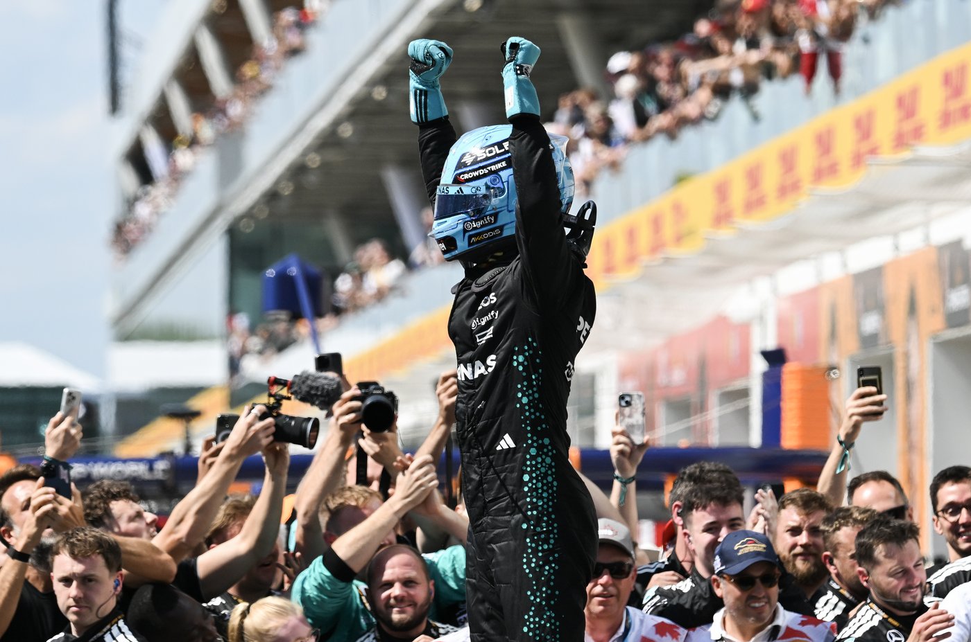 George Russell holds off Max Verstappen for Canadian GP win as McLarens collide | iNFOnews.ca George Russell holds off Max Verstappen for Canadian GP win as McLarens collide | iNFOnews.ca