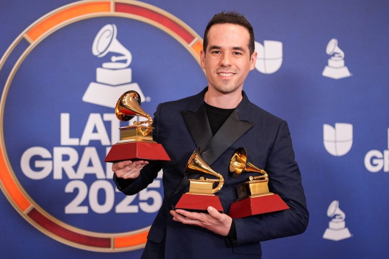 Grammy-nominated Edgar Barrera wishes be a pioneer for Latin songwriters | iNFOnews.ca