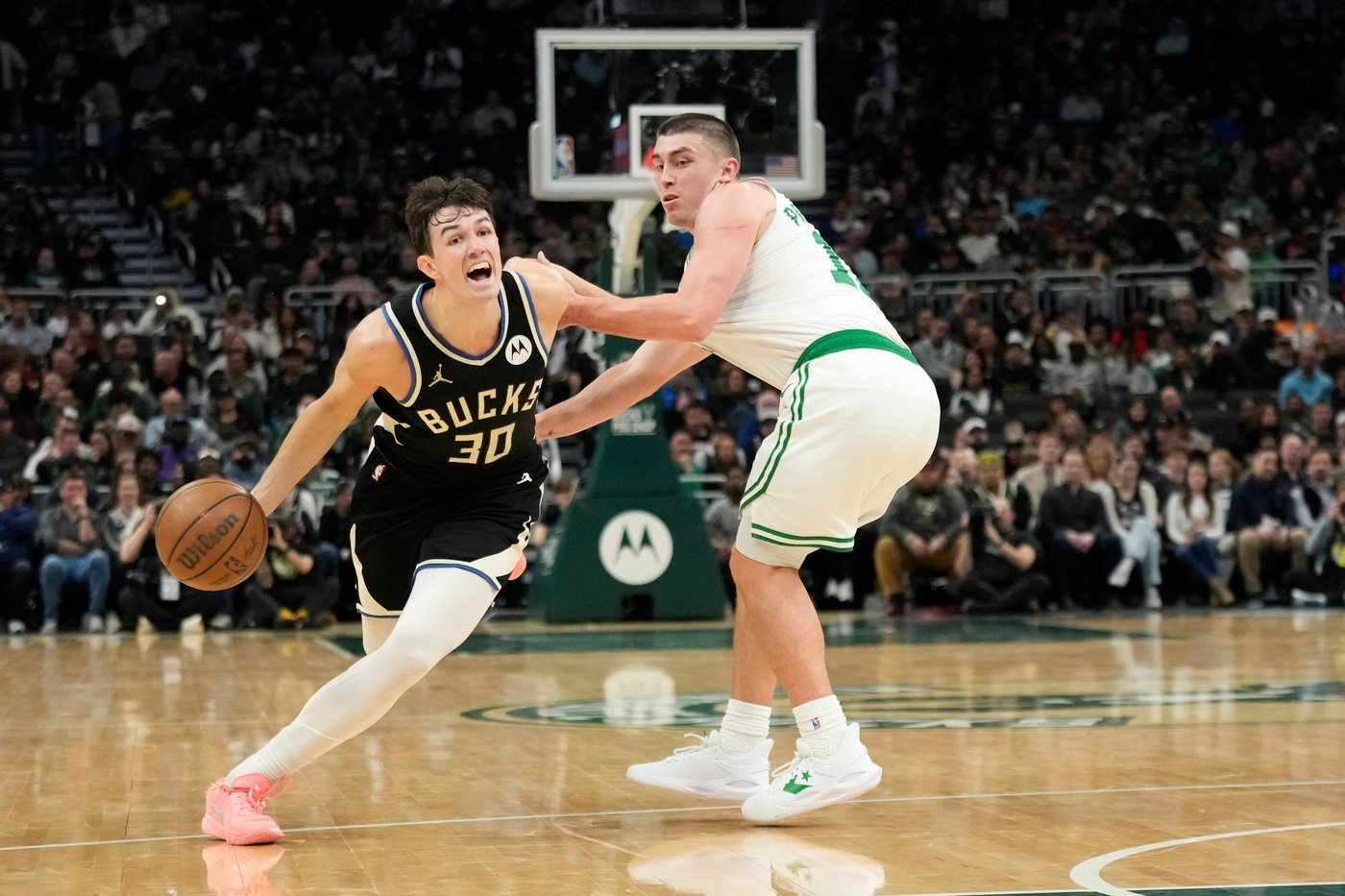 Celtics start fast again and roll to 133-101 blowout of the Bucks | iNFOnews.ca
