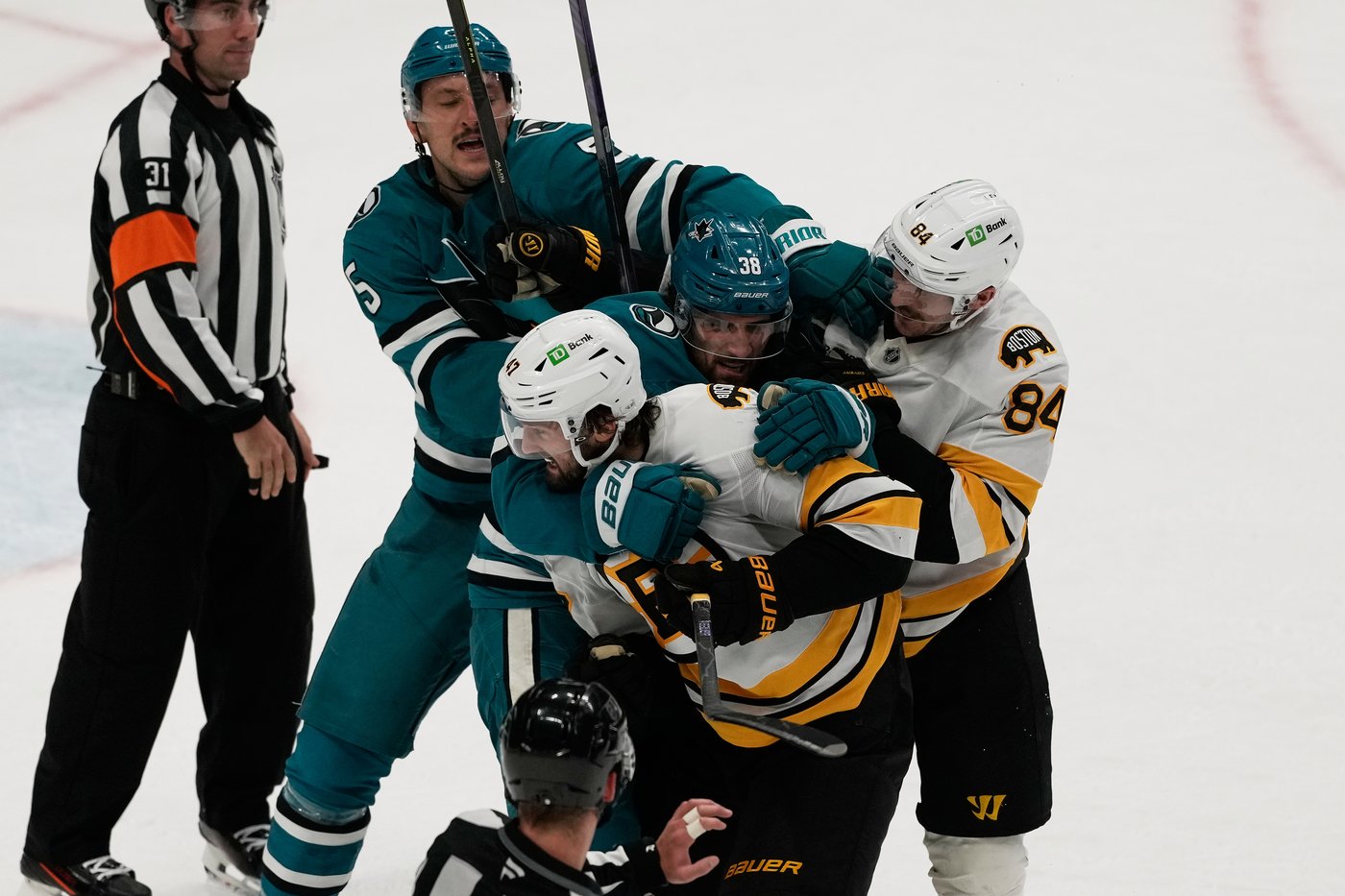Celebrini notches 14th goal, Sharks beat Bruins 3-1 | iNFOnews.ca Celebrini notches 14th goal, Sharks beat Bruins 3-1 | iNFOnews.ca