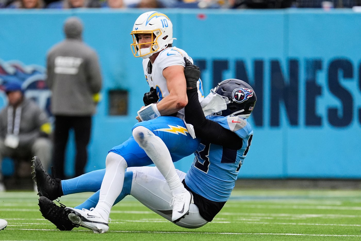 Chargers trying to figure out offensive line on the fly ahead of stiff test from Steelers | iNFOnews.ca Chargers trying to figure out offensive line on the fly ahead of stiff test from Steelers | iNFOnews.ca