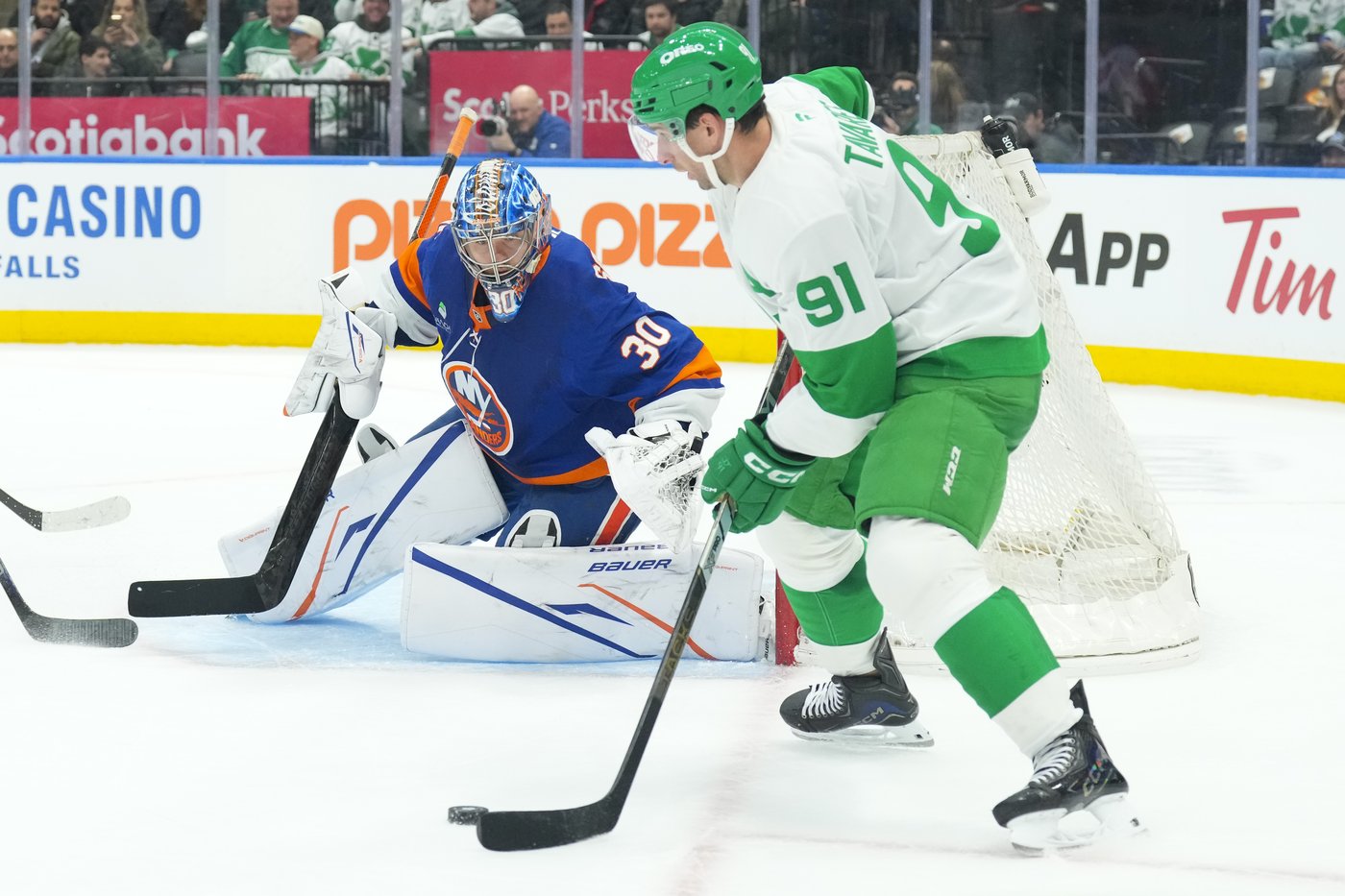 New York Islanders jump on Maple Leafs early, down Toronto 3-1 | iNFOnews.ca New York Islanders jump on Maple Leafs early, down Toronto 3-1 | iNFOnews.ca