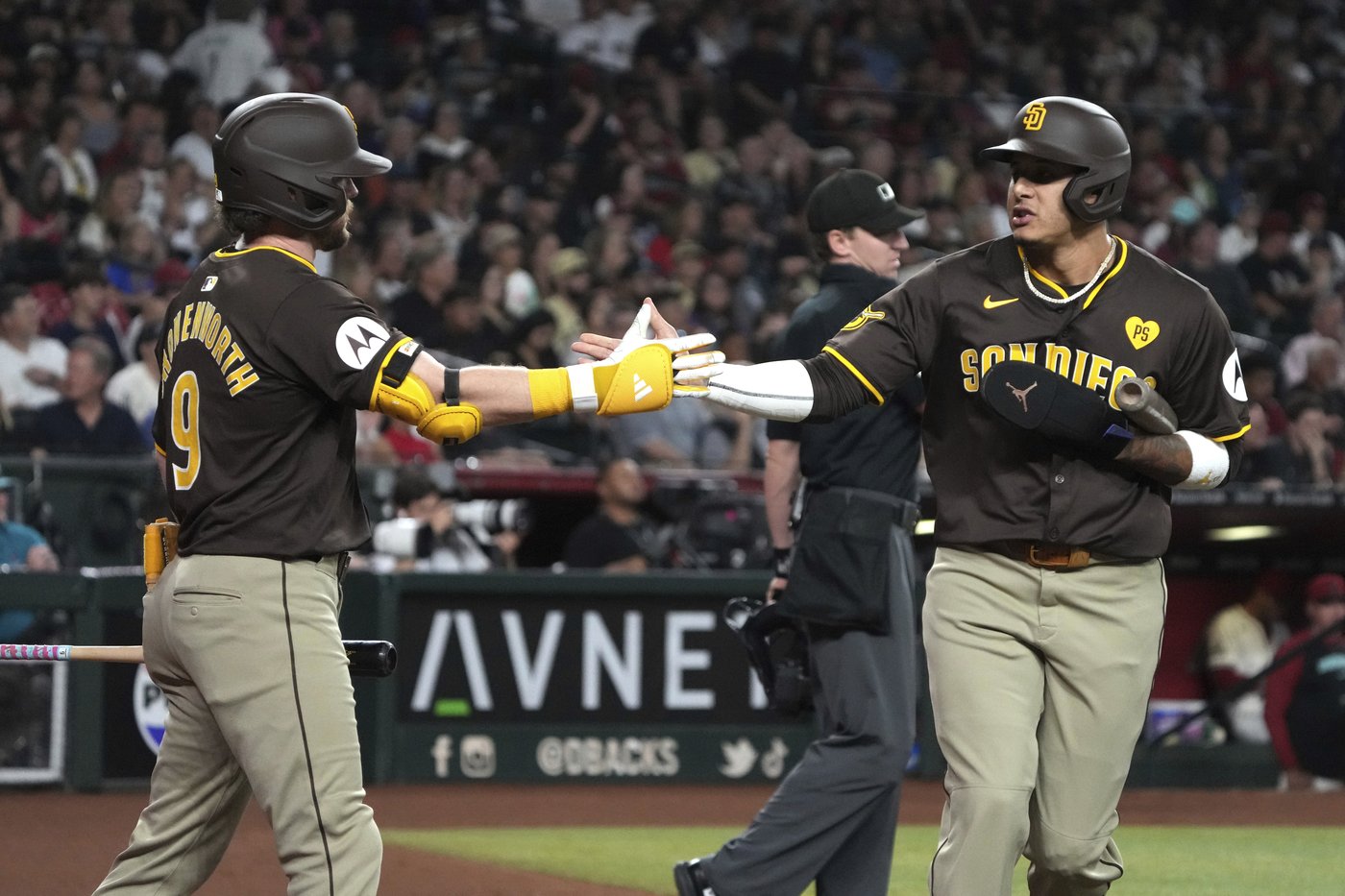 Padres secure home Wild Card Series with 5-3 win over Diamondbacks, who slide in NL playoff race | iNFOnews.ca