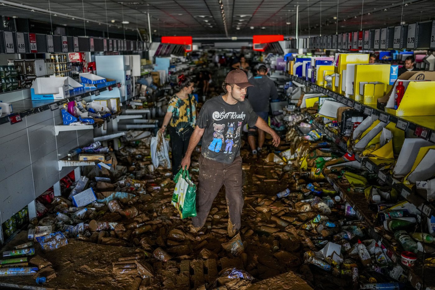 Flood survivors say regional Spanish officials waited too long to warn them of the danger | iNFOnews.ca Flood survivors say regional Spanish officials waited too long to warn them of the danger | iNFOnews.ca