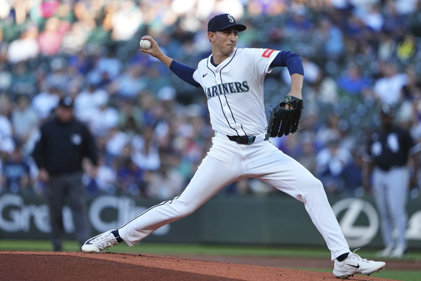 Rodríguez and Naylor go deep early, Mariners hold off White Sox 8-6 | iNFOnews.ca