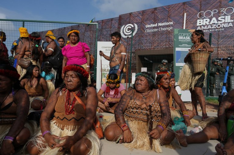 Protesters block entrance to COP30 climate talks in Brazil | iNFOnews.ca