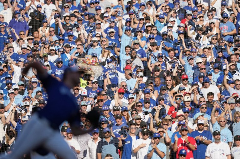 Photo Gallery: Blue Jays beat Yankees 13-7 in Game 2 of ALDS | iNFOnews.ca