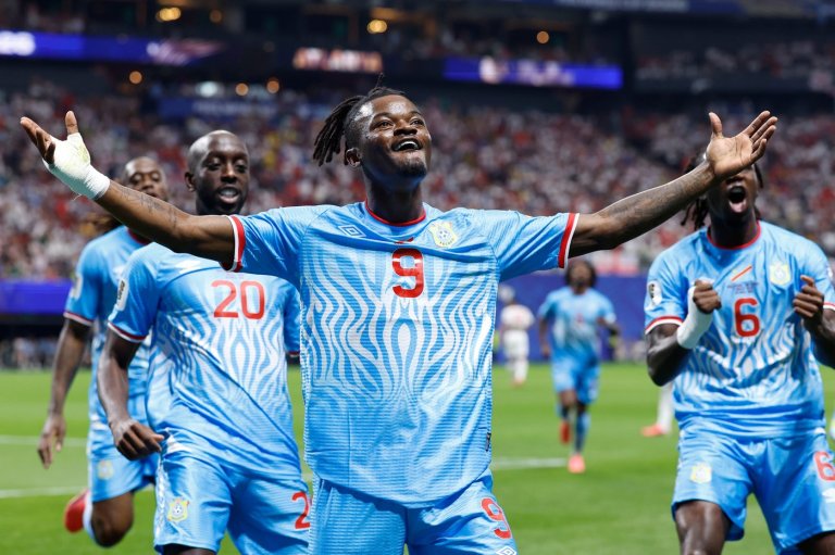 Congo leads England 1-0 at halftime in the round of 32 at the World Cup | iNFOnews.ca