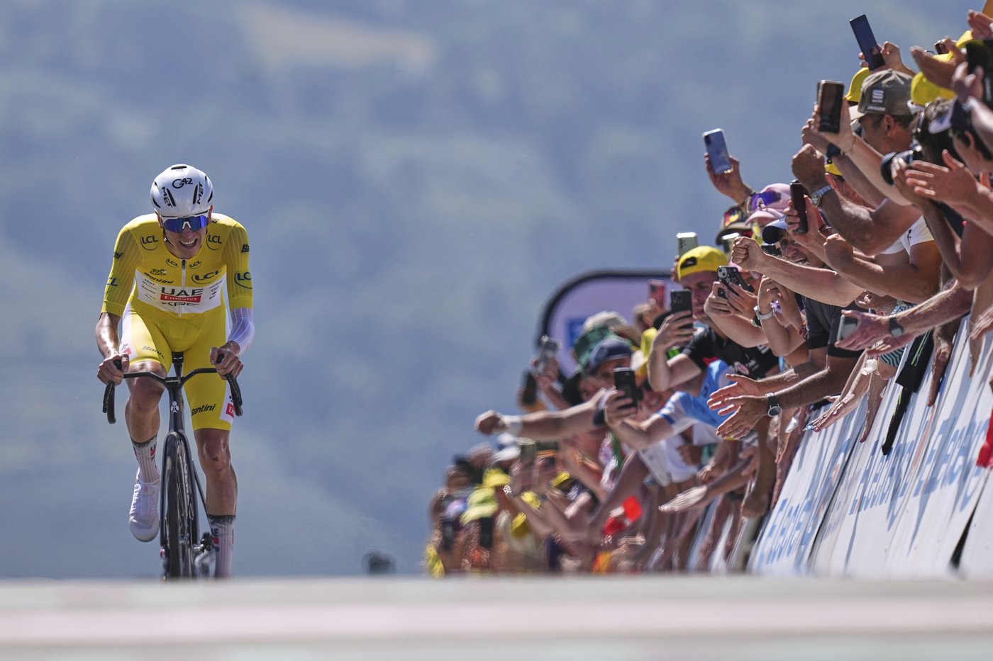 Pogačar crushes rivals in brutal uphill time trial and solidifies Tour lead | iNFOnews.ca
