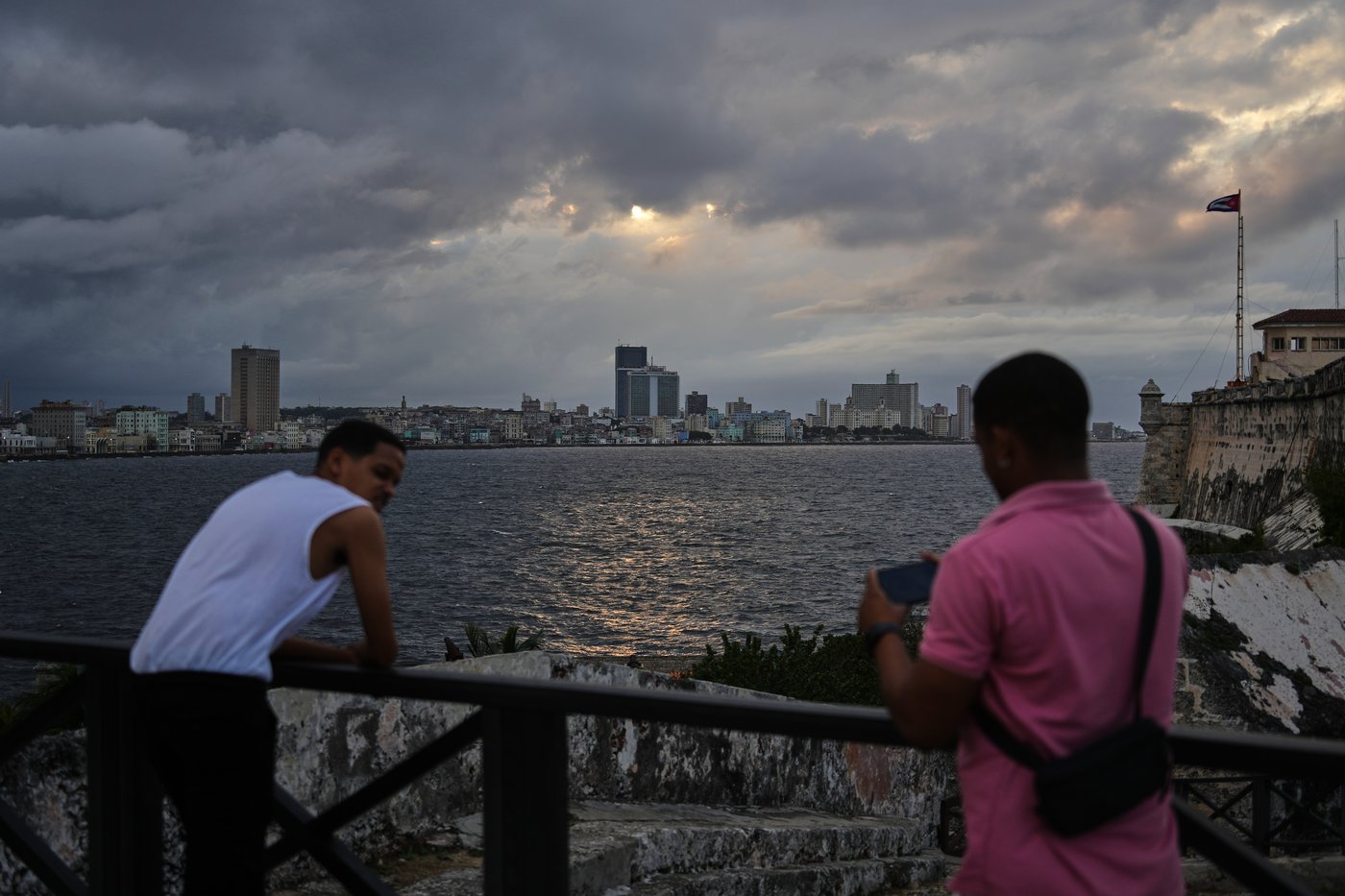 Photos of Cubans getting by without power as outages persist and tensions with US escalate | iNFOnews.ca