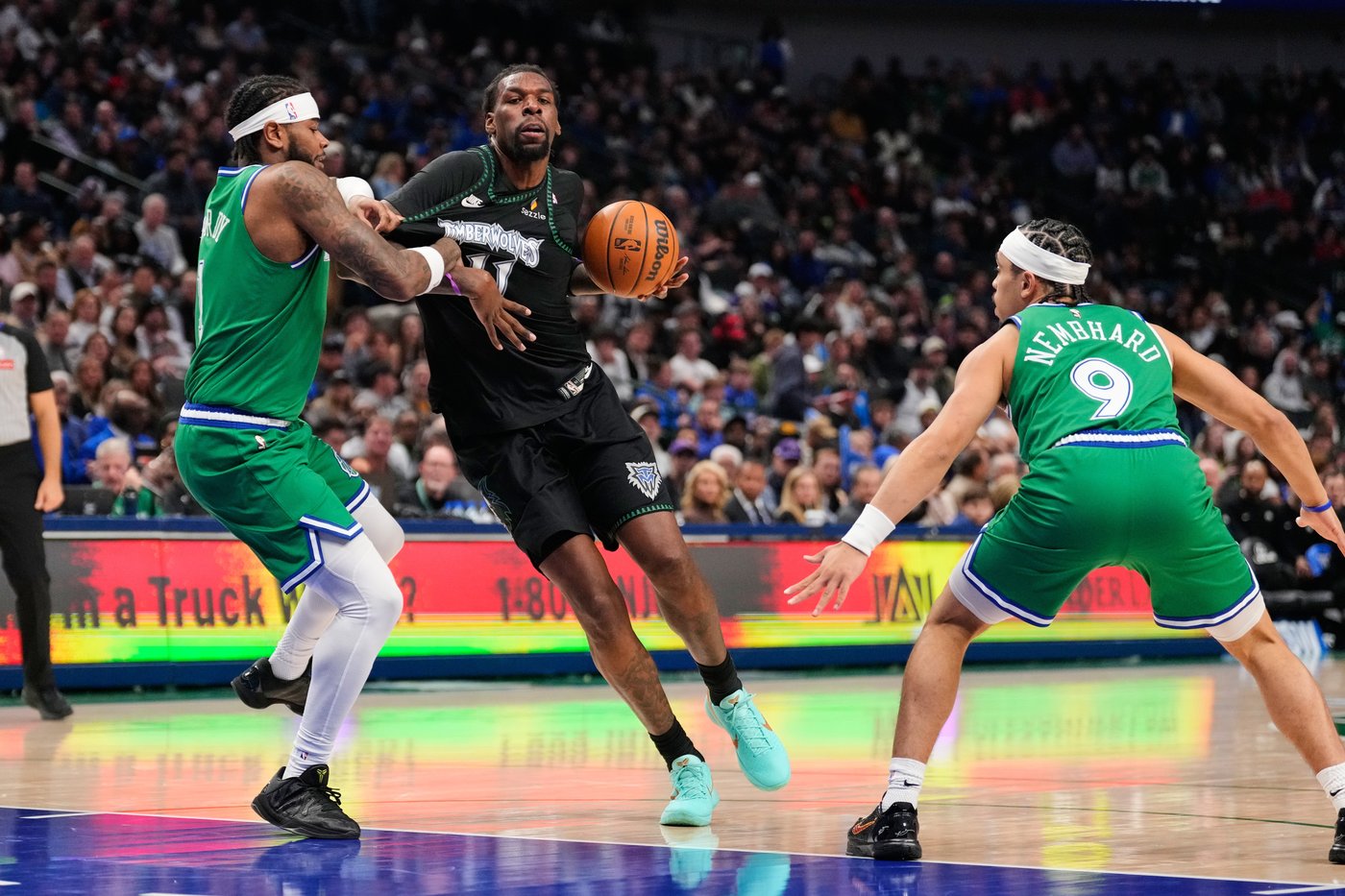 Julius Randle scores 31 points as Timberwolves beat short-handed Mavericks, 118-105 | iNFOnews.ca Julius Randle scores 31 points as Timberwolves beat short-handed Mavericks, 118-105 | iNFOnews.ca