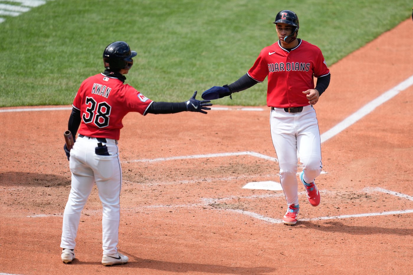 José Ramírez hits 2 homers, Brayan Rocchio drives in 3 as Guardians beat Orioles 8-4 to win series | iNFOnews.ca