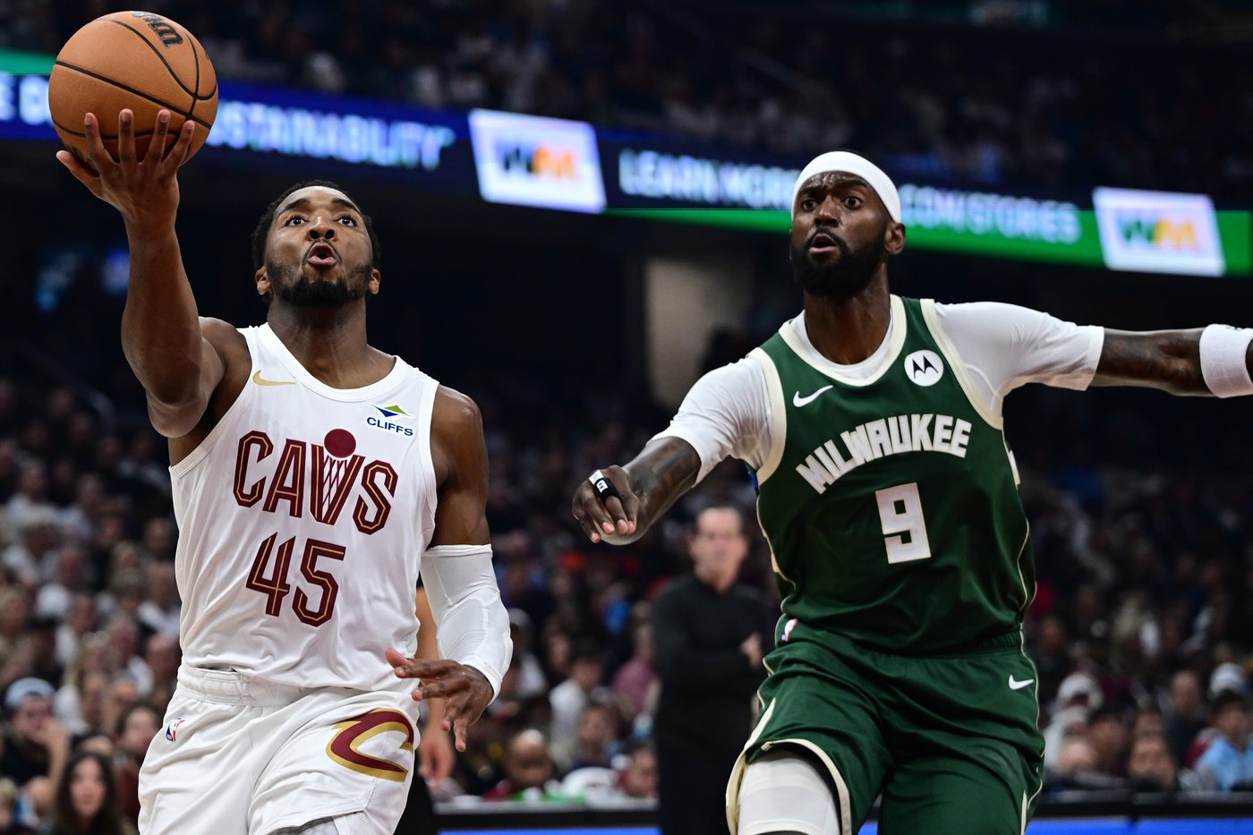 Mitchell scores 24, Mobley goes perfect at free throw line as Cavaliers edge Bucks 118-113 | iNFOnews.ca