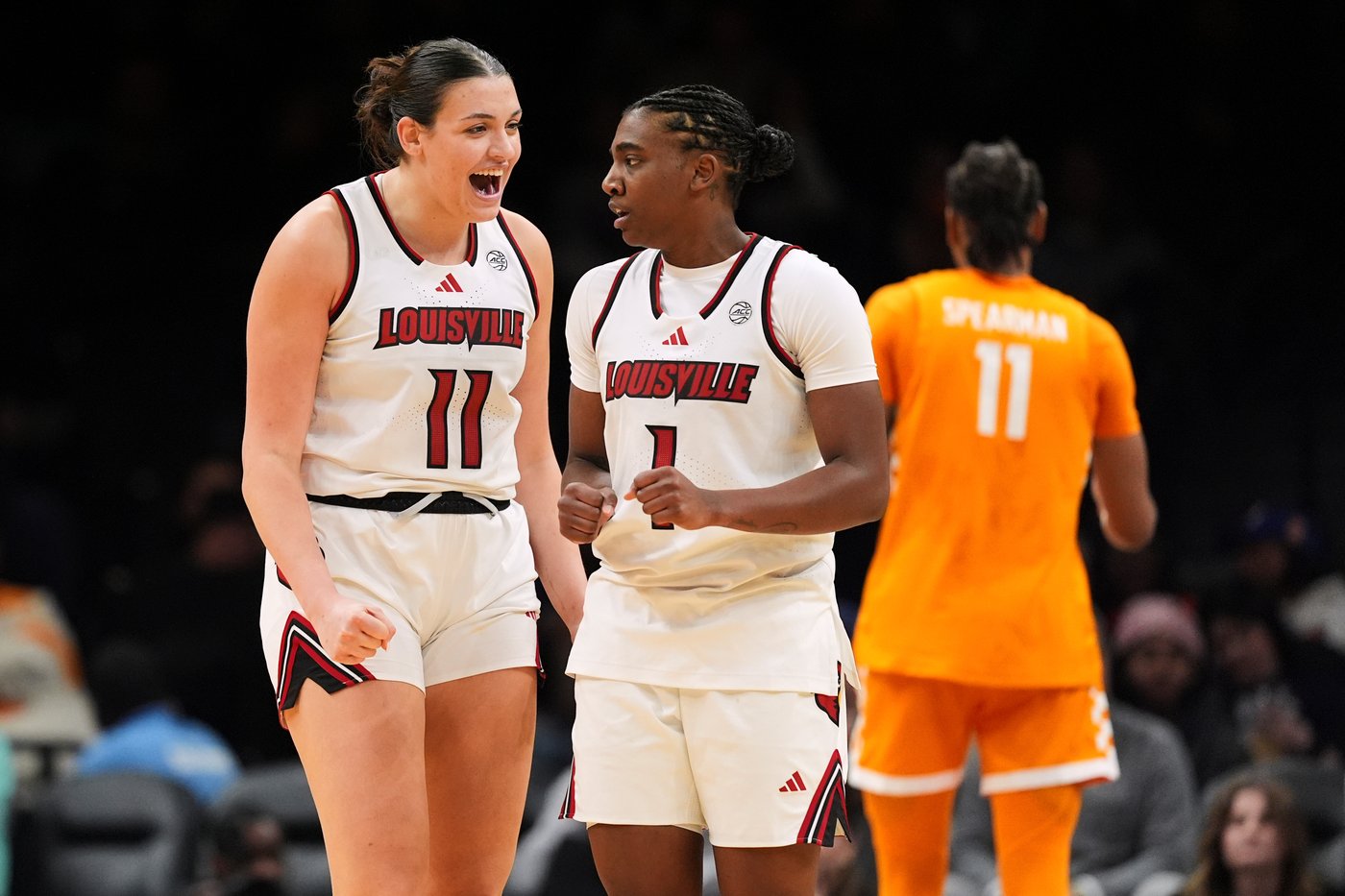 No. 16 Louisville's winning streak continues with a dominant victory over No. 17 Tennessee | iNFOnews.ca
