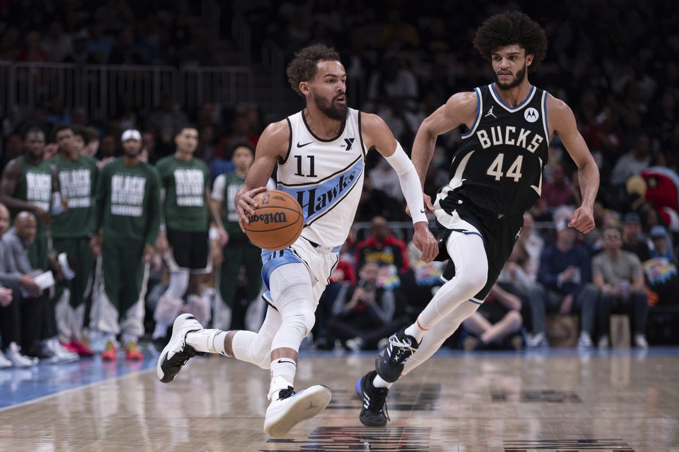 Trae Young helps Hawks overcome 21-point deficit in 115-110 victory over Bucks | iNFOnews.ca