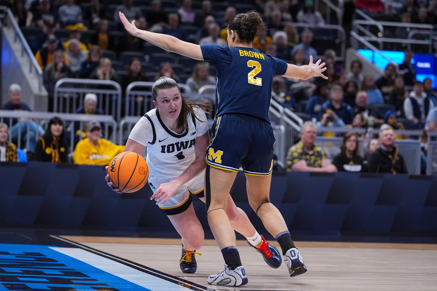 No. 9 Iowa beats No. 8 Michigan 59-42, advances to Big Ten title game vs UCLA | iNFOnews.ca