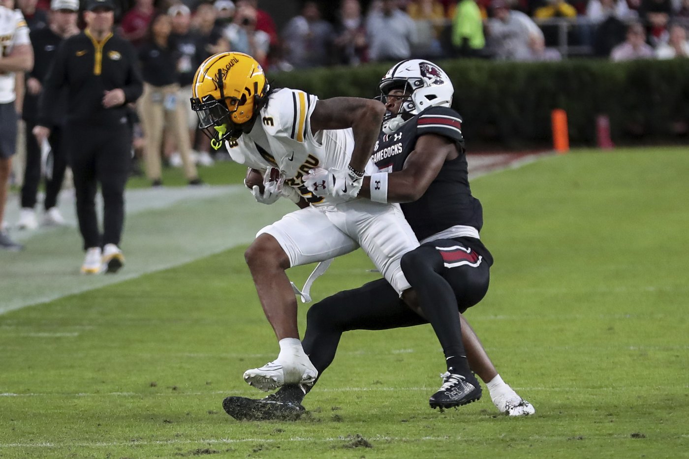 Sellers throws career-high 5 TD passes, No. 23 South Carolina beats No. 24 Missouri 34-30 | iNFOnews.ca Sellers throws career-high 5 TD passes, No. 23 South Carolina beats No. 24 Missouri 34-30 | iNFOnews.ca